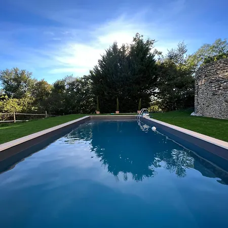 Chateau Mariande Oda ve Kahvaltı 4*