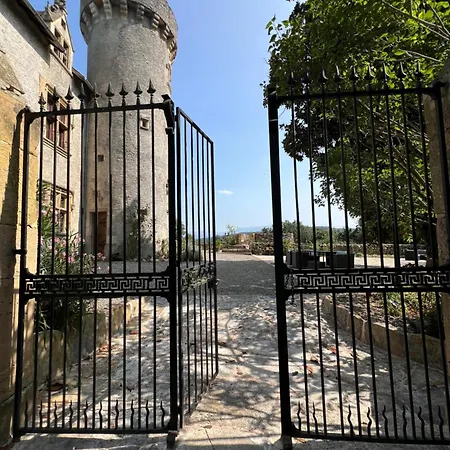 Oda ve Kahvaltı Chateau Mariande 4*